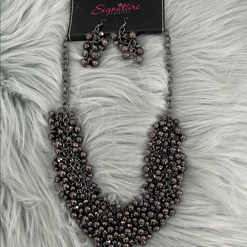 Paparazzi Signature Dark Beaded Necklace Set
